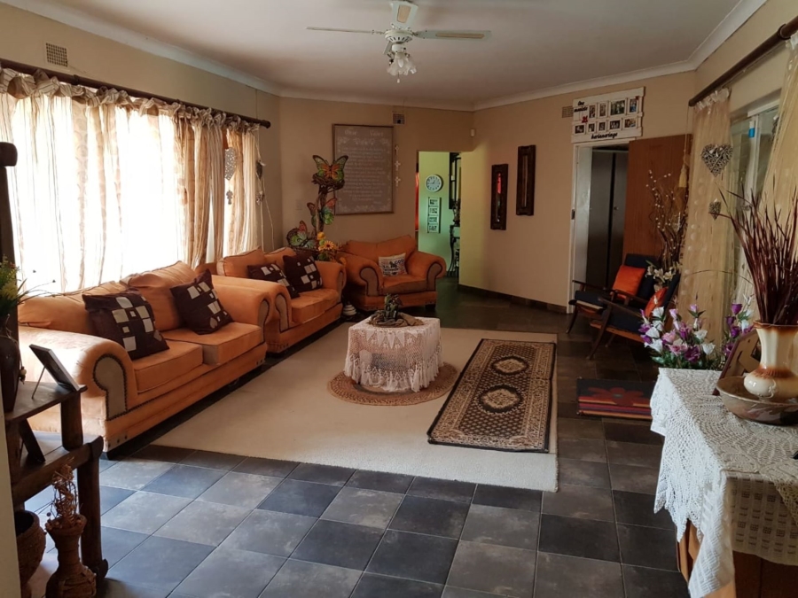 5 Bedroom Property for Sale in Christiana North West